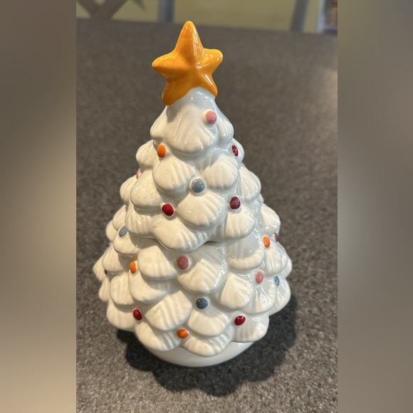 ✨NWOT ✨ Festive Ceramic Christmas Tree Candle - Nostalgic Collection - Picture 1 of 3